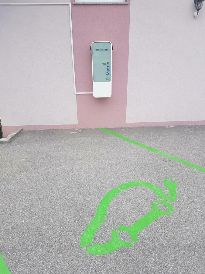 Apartment House Sumrak Bizeljsko Eksteriør billede